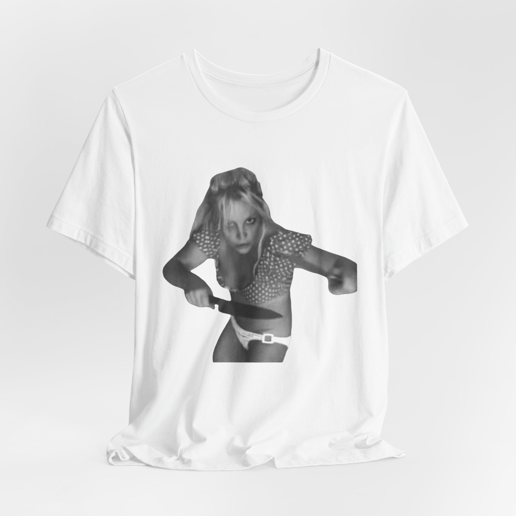 Vintage Grunge Graphic Tee – Monochrome Retro Pinup Girl Design