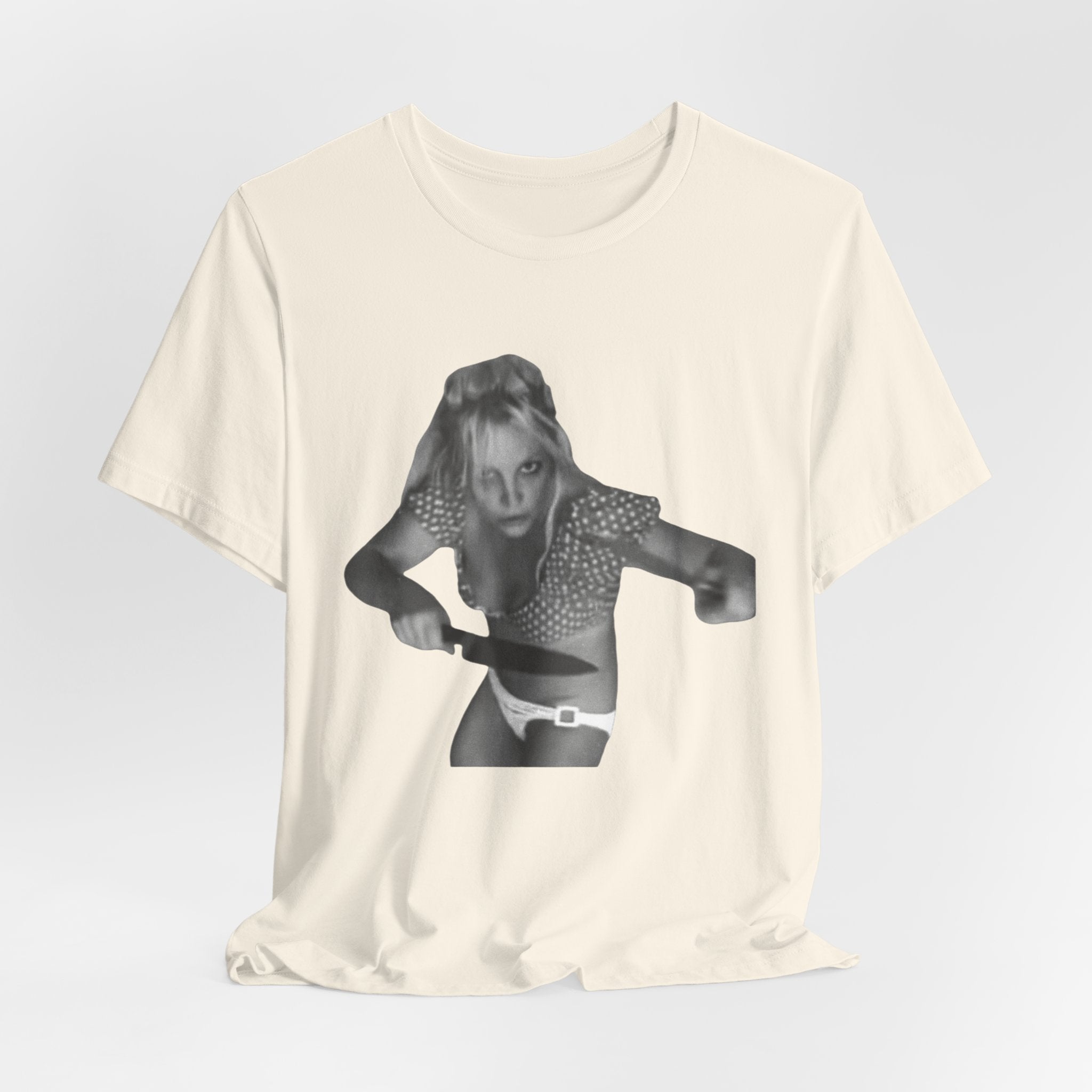 Vintage Grunge Graphic Tee – Monochrome Retro Pinup Girl Design