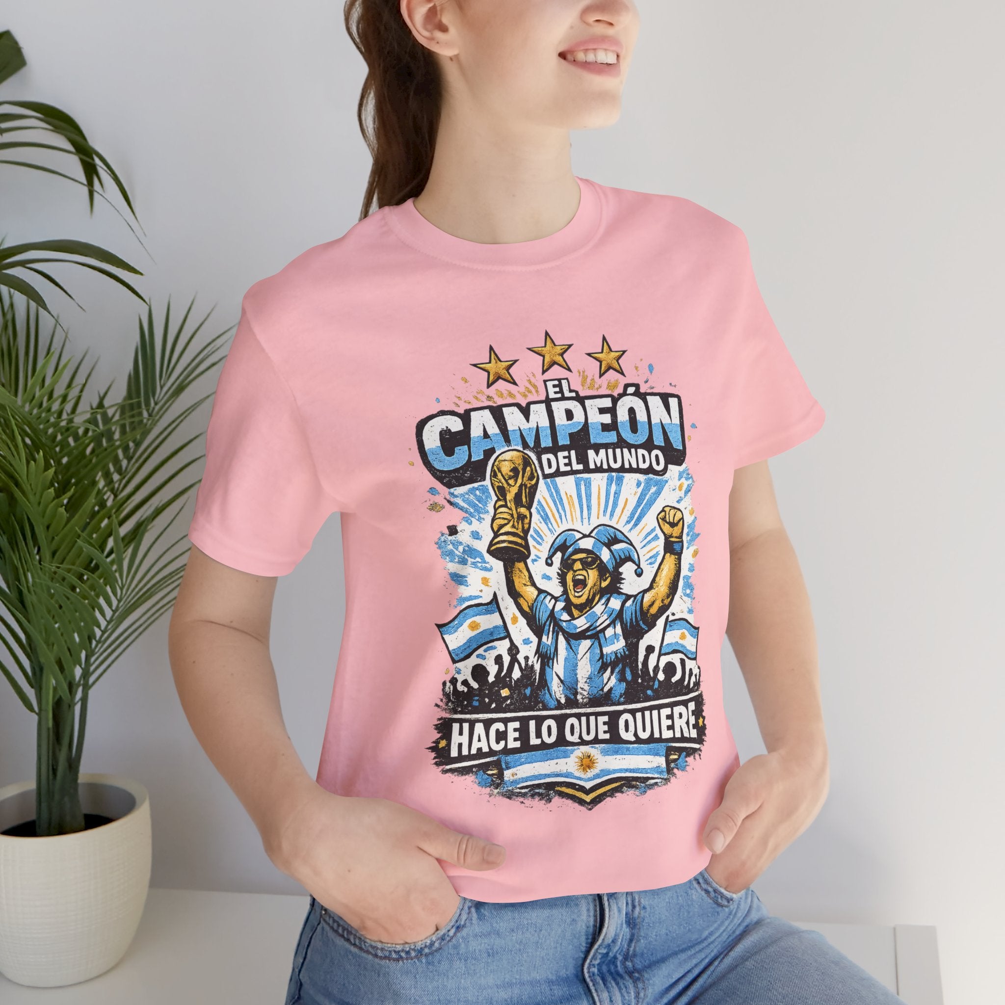 T-Shirt — 'El Campeón del Mundo: Hace Lo Que Quiere' Soccer Champion Tee