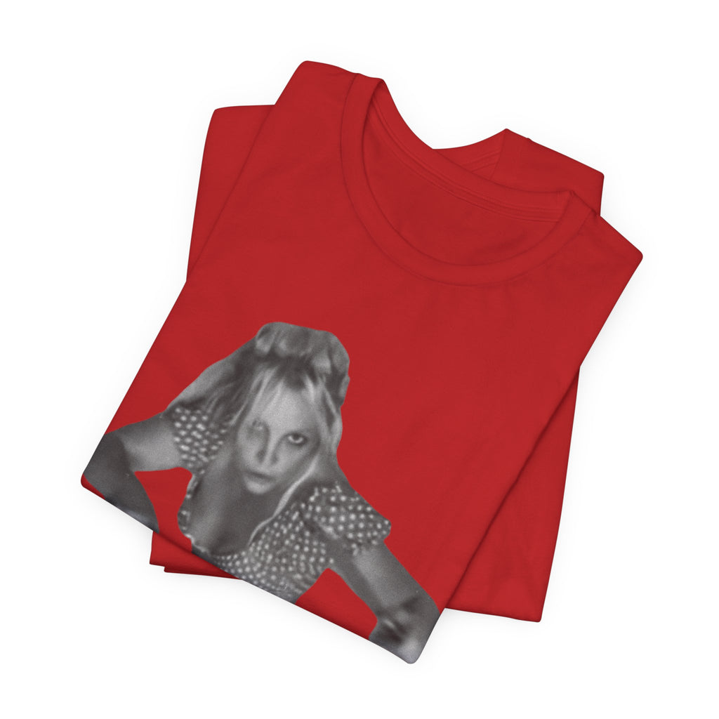 Vintage Grunge Graphic Tee – Monochrome Retro Pinup Girl Design