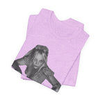 Vintage Grunge Graphic Tee – Monochrome Retro Pinup Girl Design