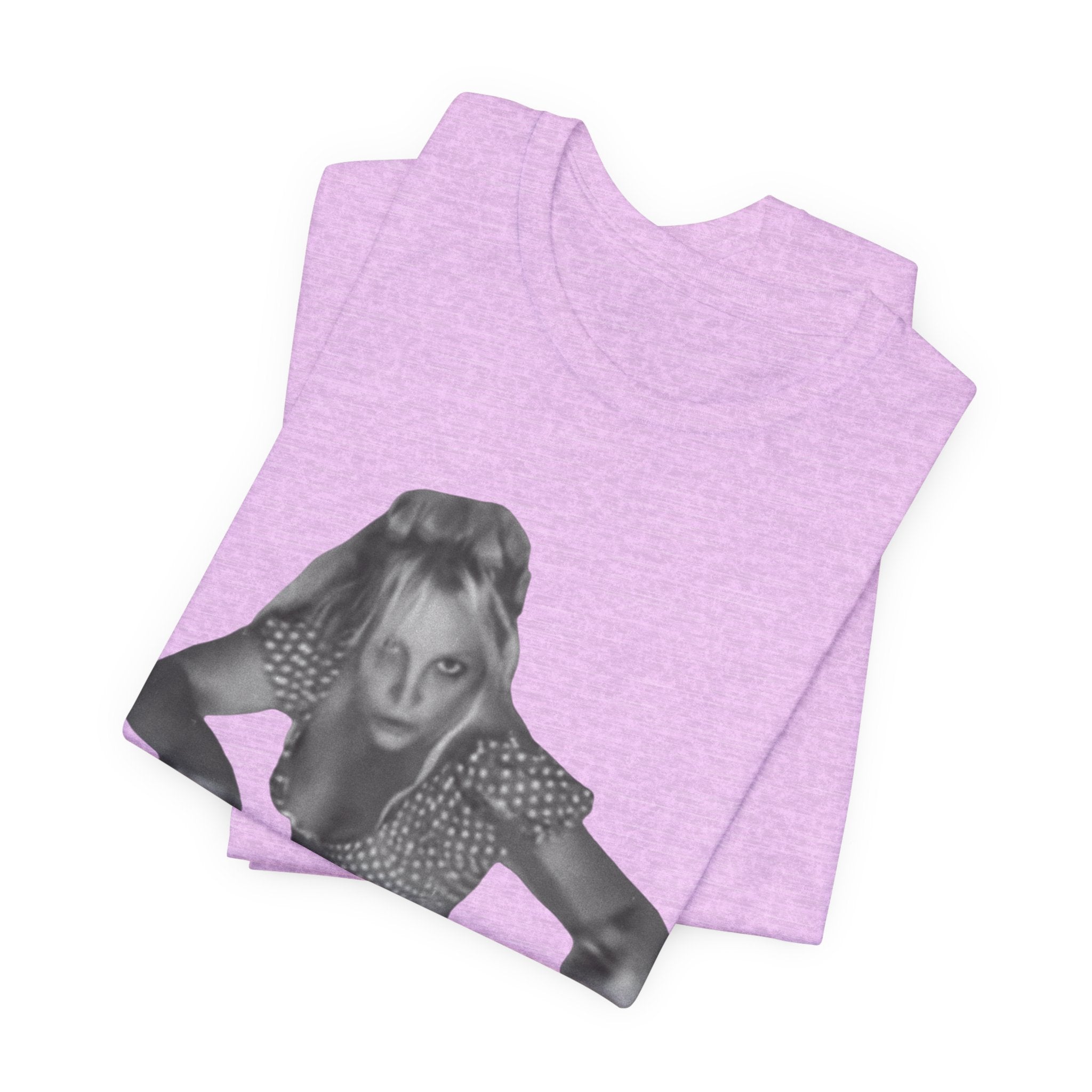 Vintage Grunge Graphic Tee – Monochrome Retro Pinup Girl Design