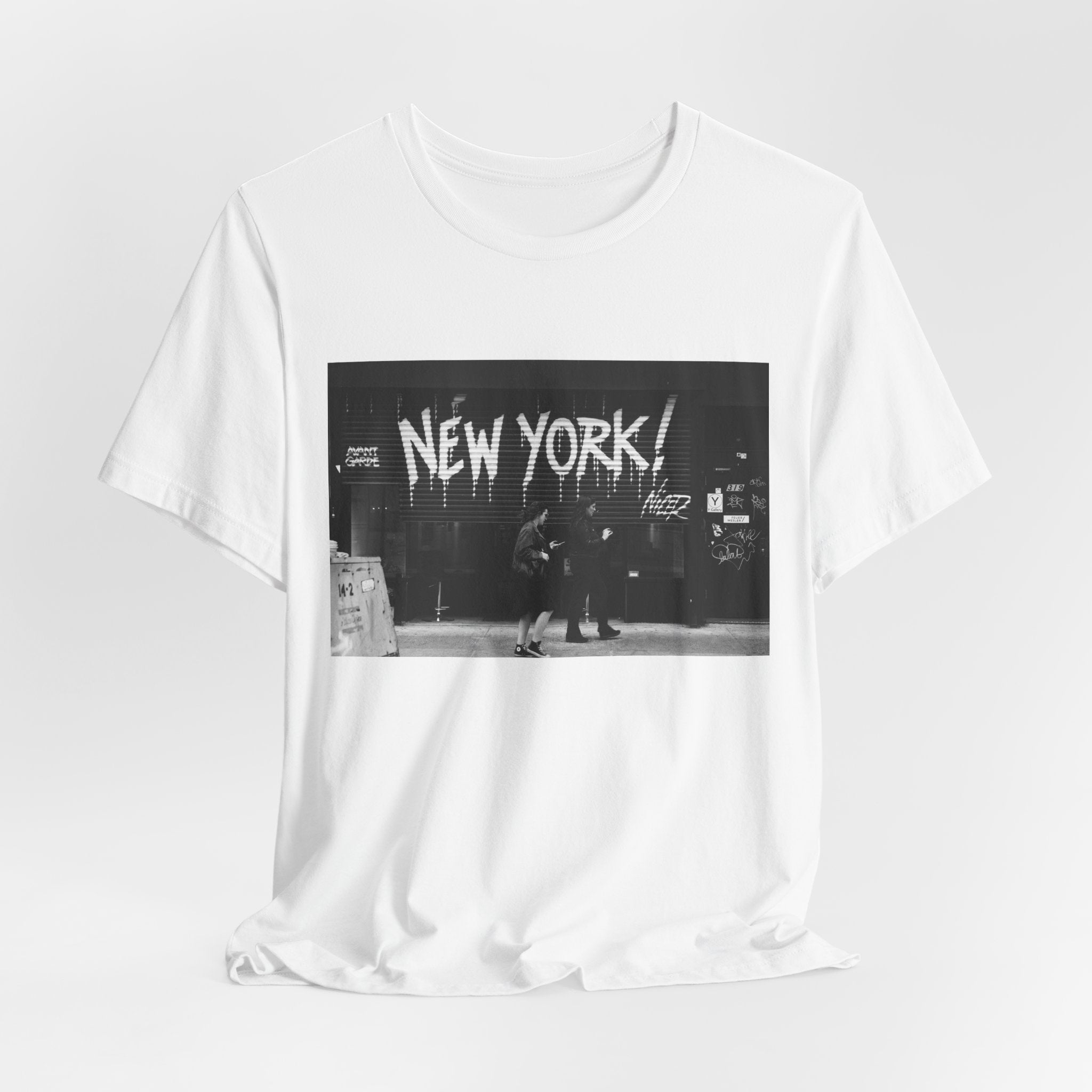 New York City Skyline Tee — Vintage Black & White 'NEW YORK!' Graphic Shirt